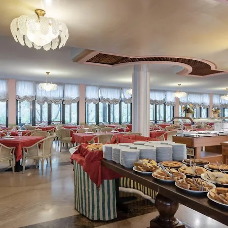 Hotel Park Oasi 4*