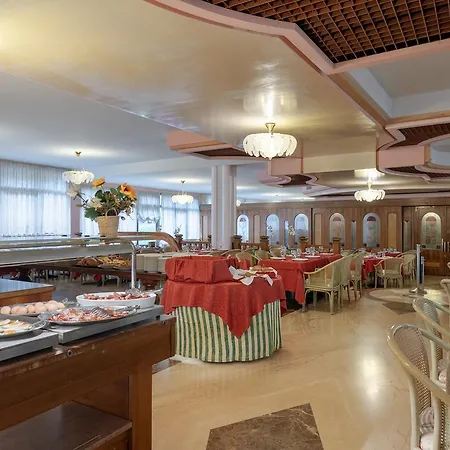 Park Oasi Hotel 4*