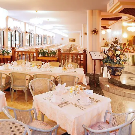 Hotel Park Oasi 4*